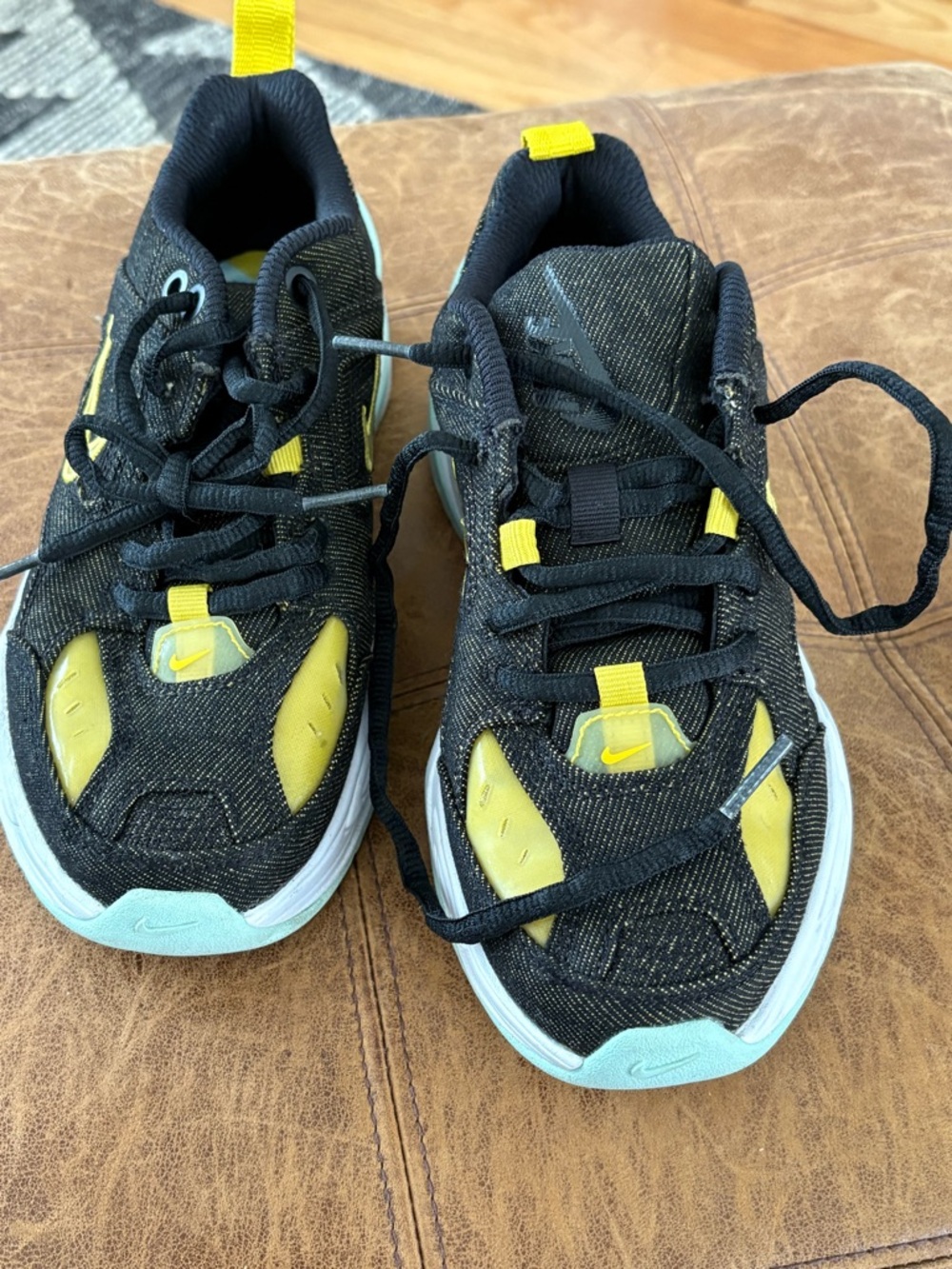 Nike Kids Black & Yellow Low-Top Sneakers